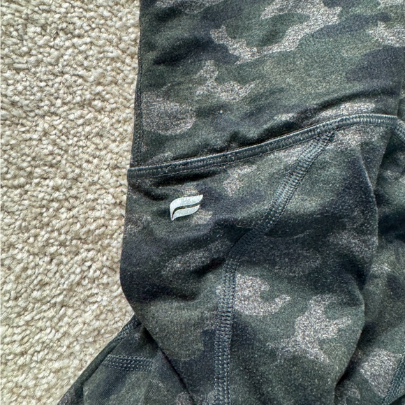 Fabletics Camo Powerhold Leggings - Picture 6 of 6